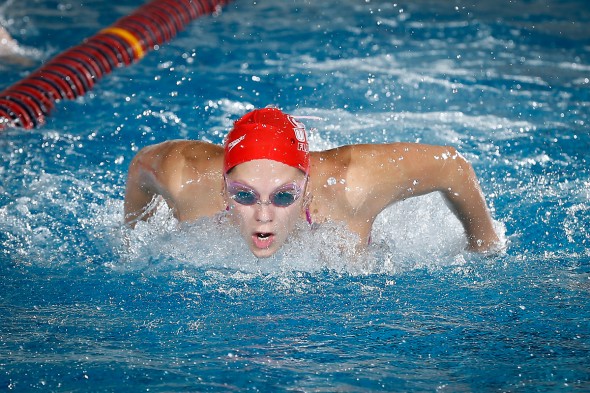 Melanie Waszak swimming