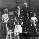 Children playing at the Hull House