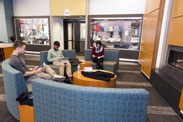 Circle Reading Room: quiet space, warm atmosphere | UIC today