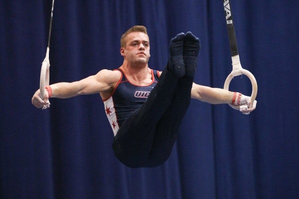 Gymnast slips from ‘American Ninja’ contest, but keeps hopes high | UIC ...