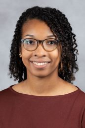 Courtney Washington, UIC Honors College student, dual major in p