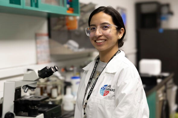 UIC PhD student Rosa Elena Mendoza in a lab.